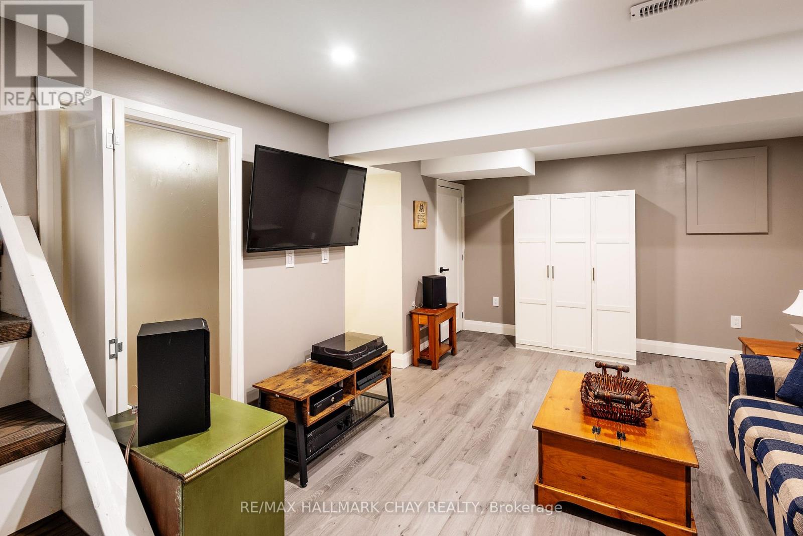 103 DAPHNE CRESCENT - Image 33