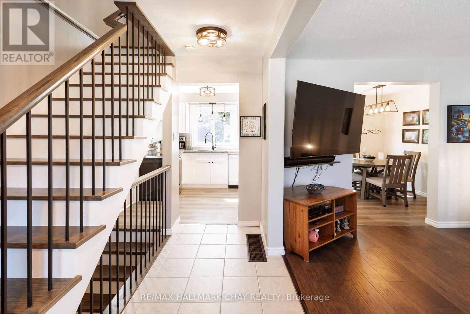 103 DAPHNE CRESCENT - Image 4