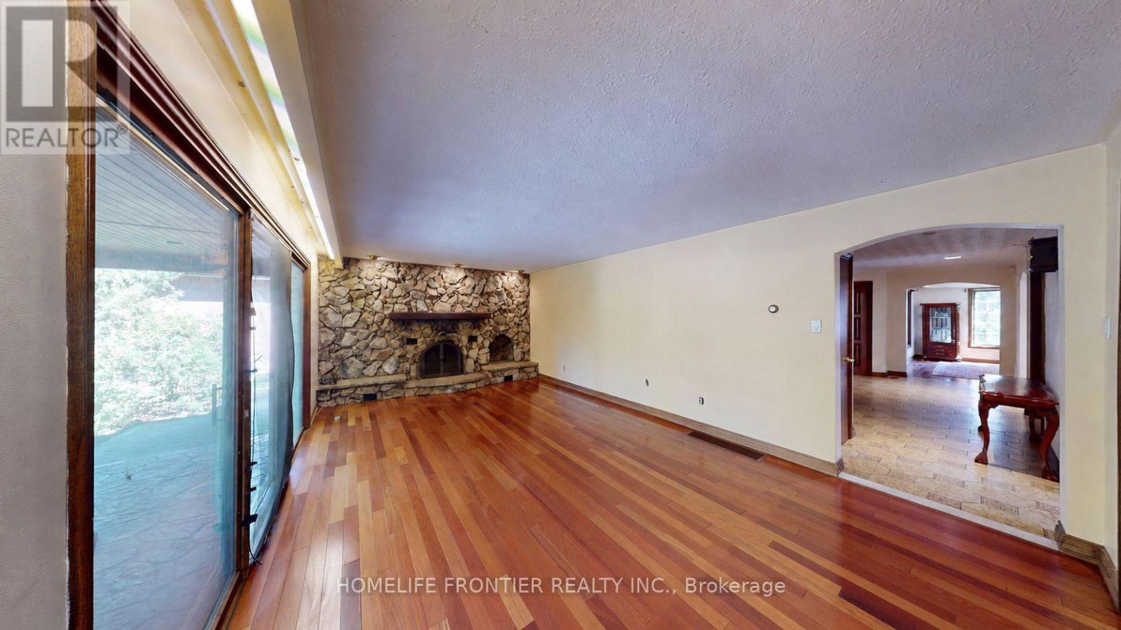 36 RIVERDALE DRIVE - 19