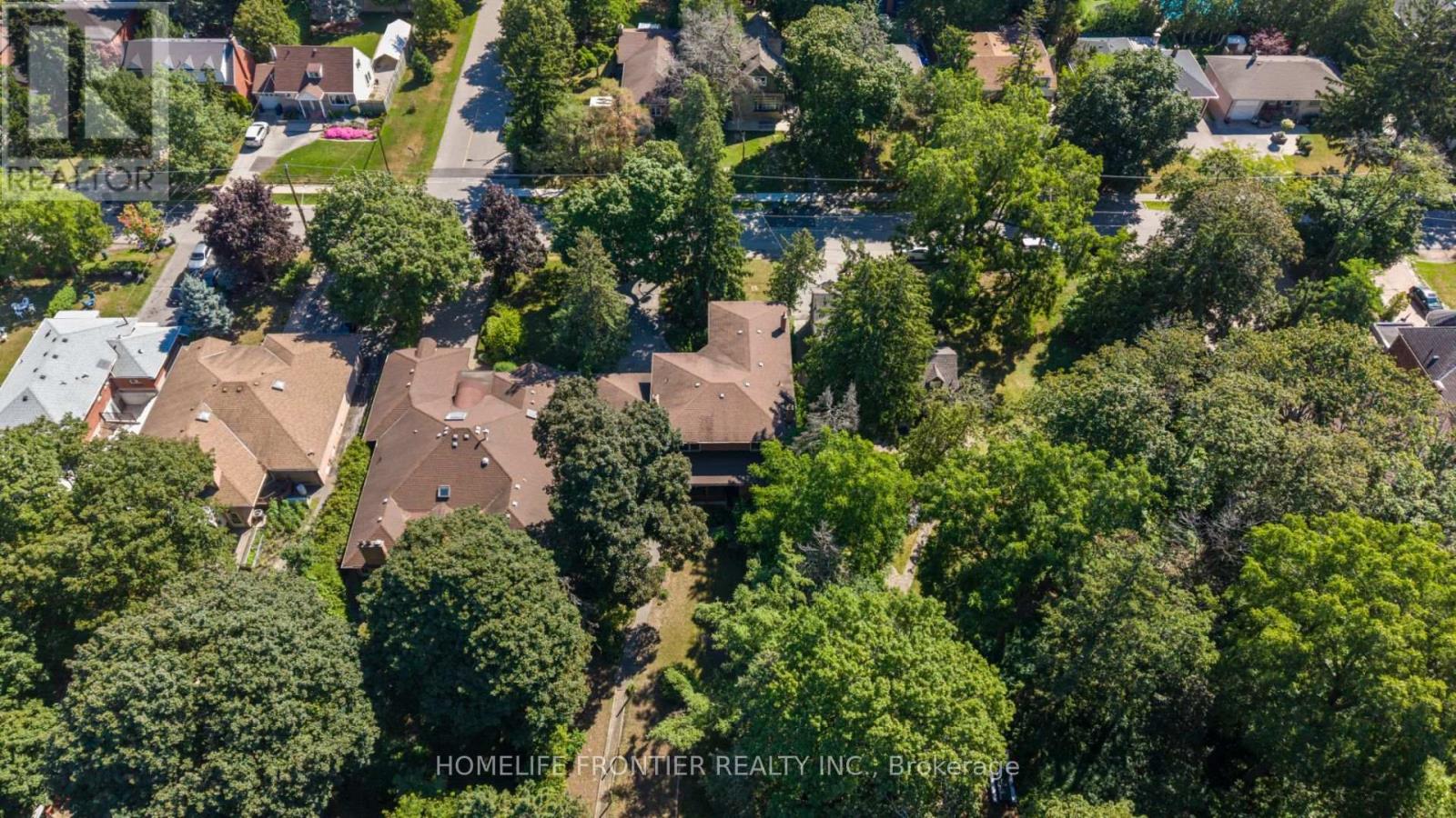 36 RIVERDALE DRIVE - 31
