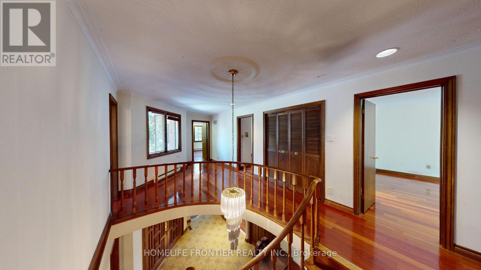 36 RIVERDALE DRIVE - 32
