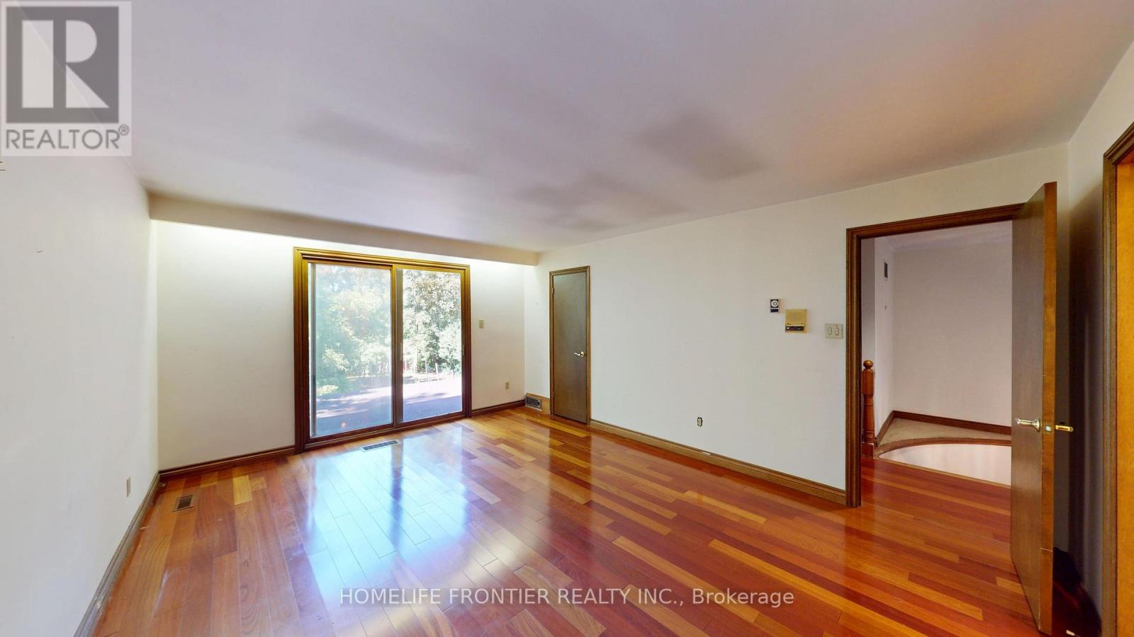 36 RIVERDALE DRIVE - 33
