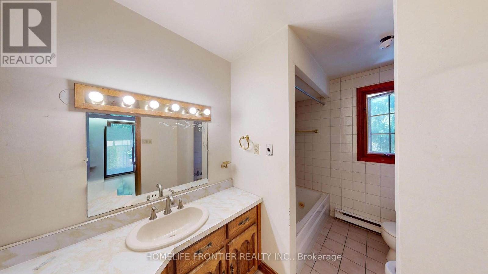 36 RIVERDALE DRIVE - 35