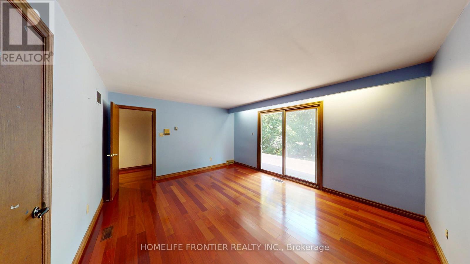 36 RIVERDALE DRIVE - 36