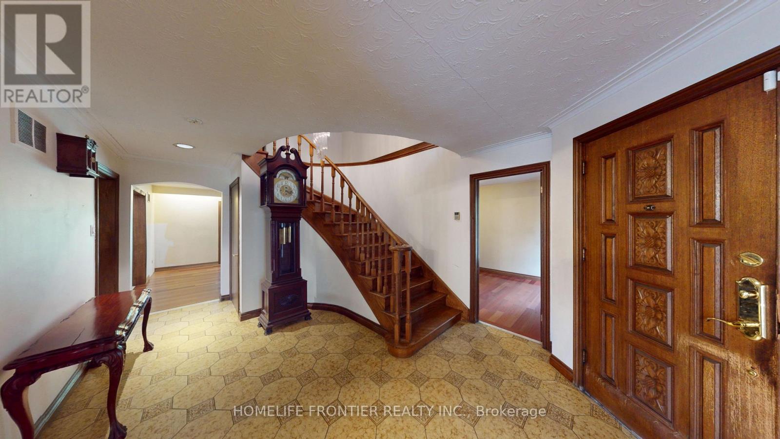 36 RIVERDALE DRIVE - 5