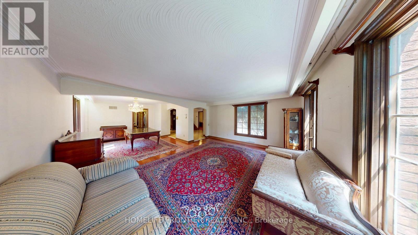 36 RIVERDALE DRIVE - 7