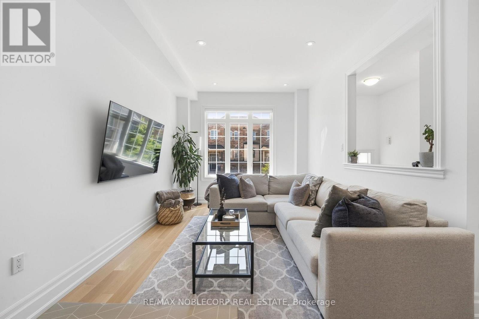44 LOU POMANTI STREET - Image 11
