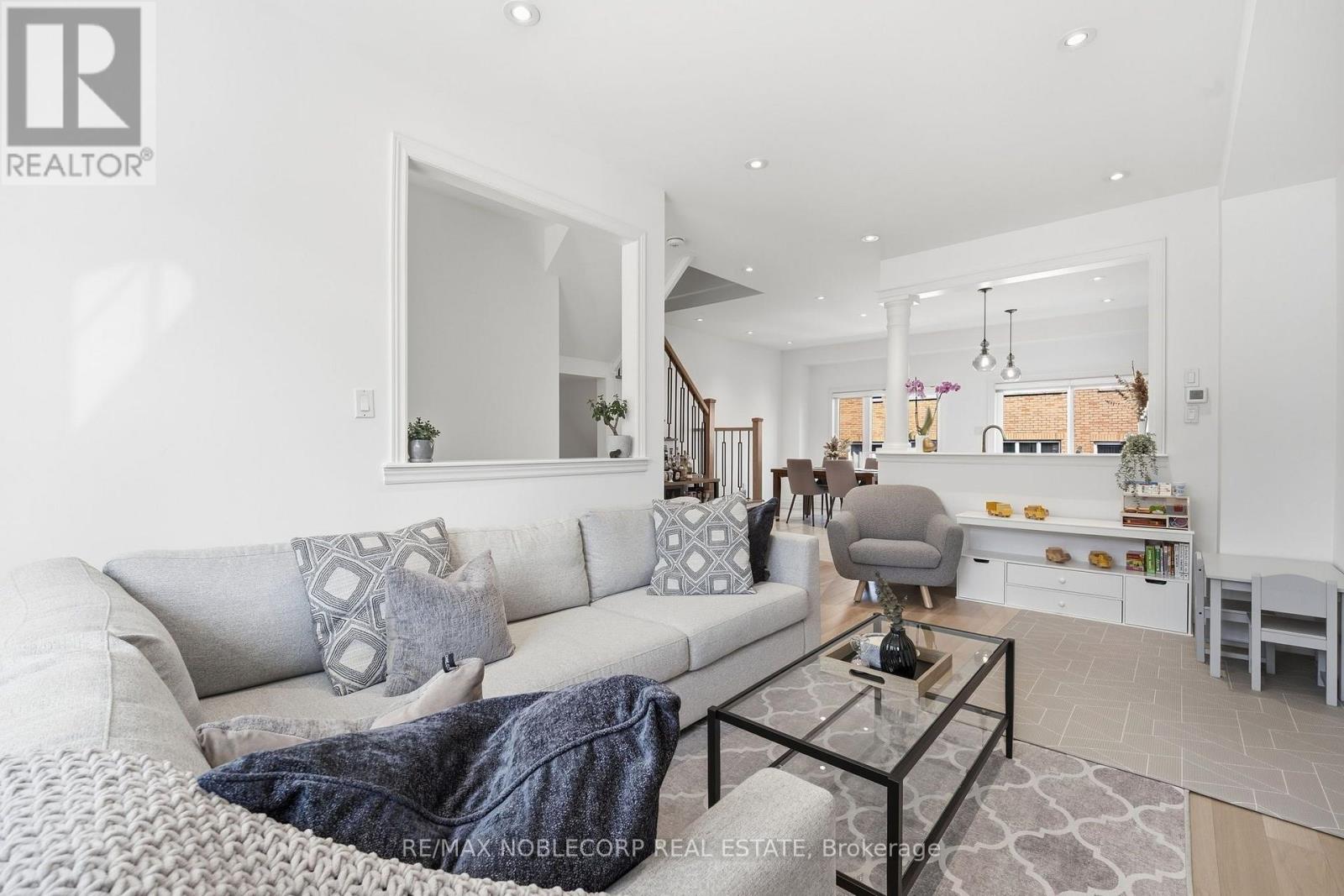 44 LOU POMANTI STREET - Image 12