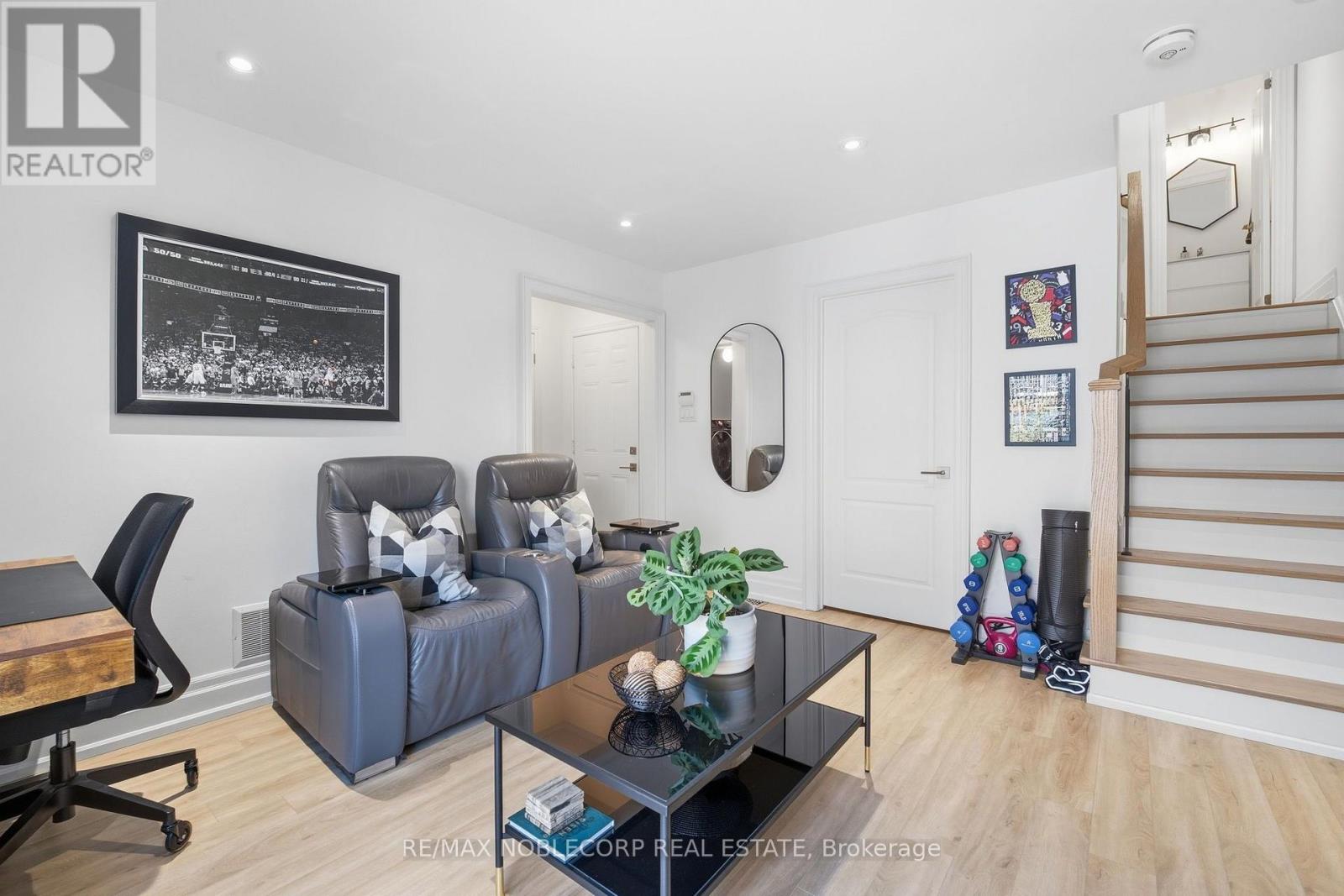 44 LOU POMANTI STREET - Image 31