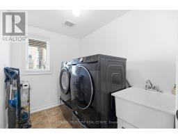 44 Lou Pomanti Street, Toronto, ON M9M0C2 Photo 32