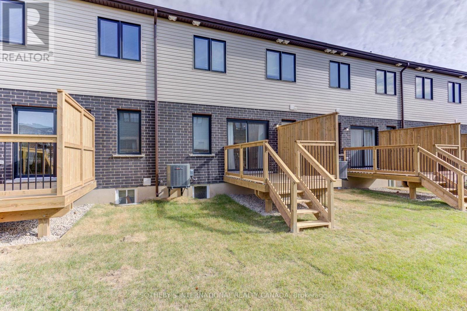 #8B 18 OAK FOREST COMMON - 33