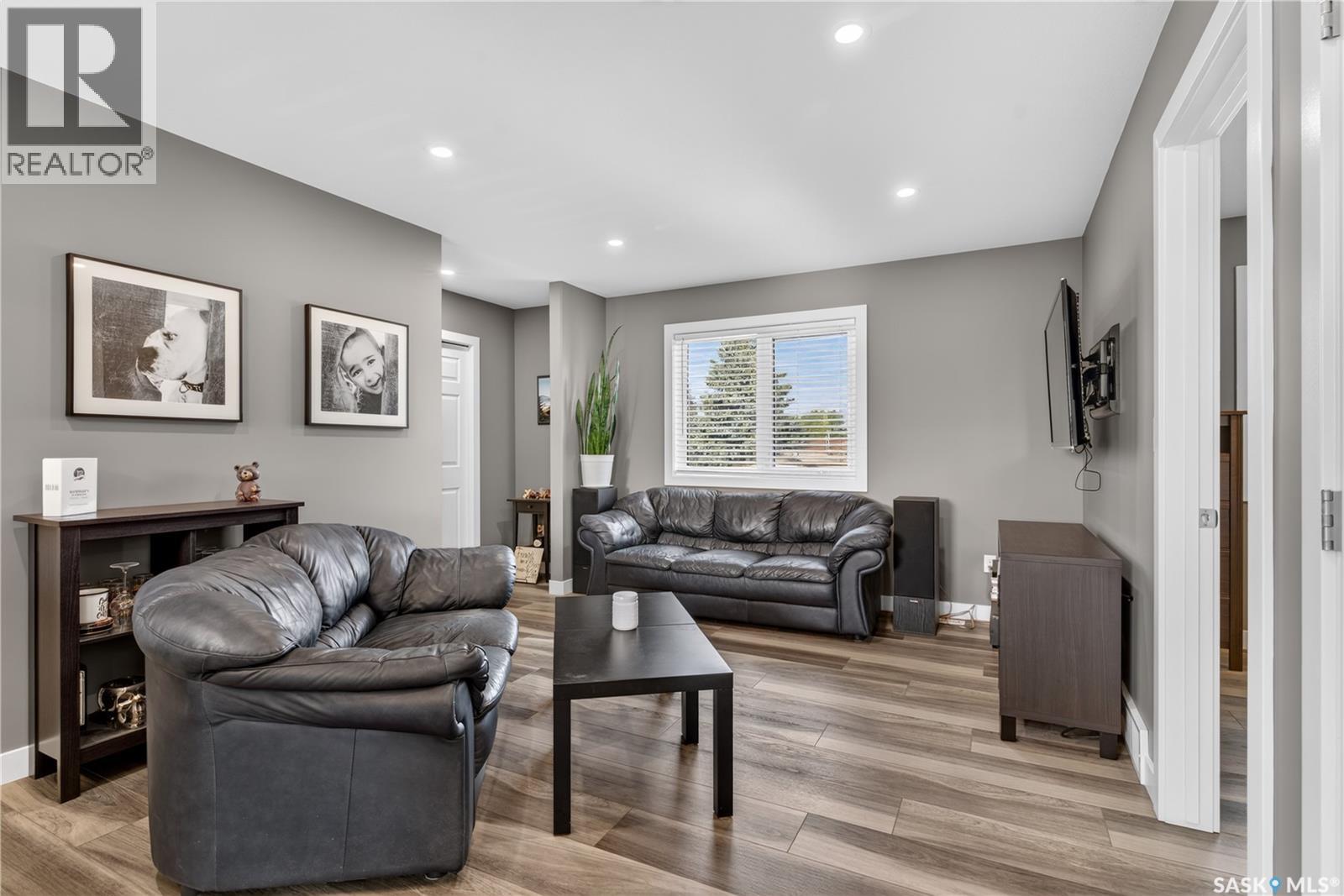 433 4th STREET N - 11