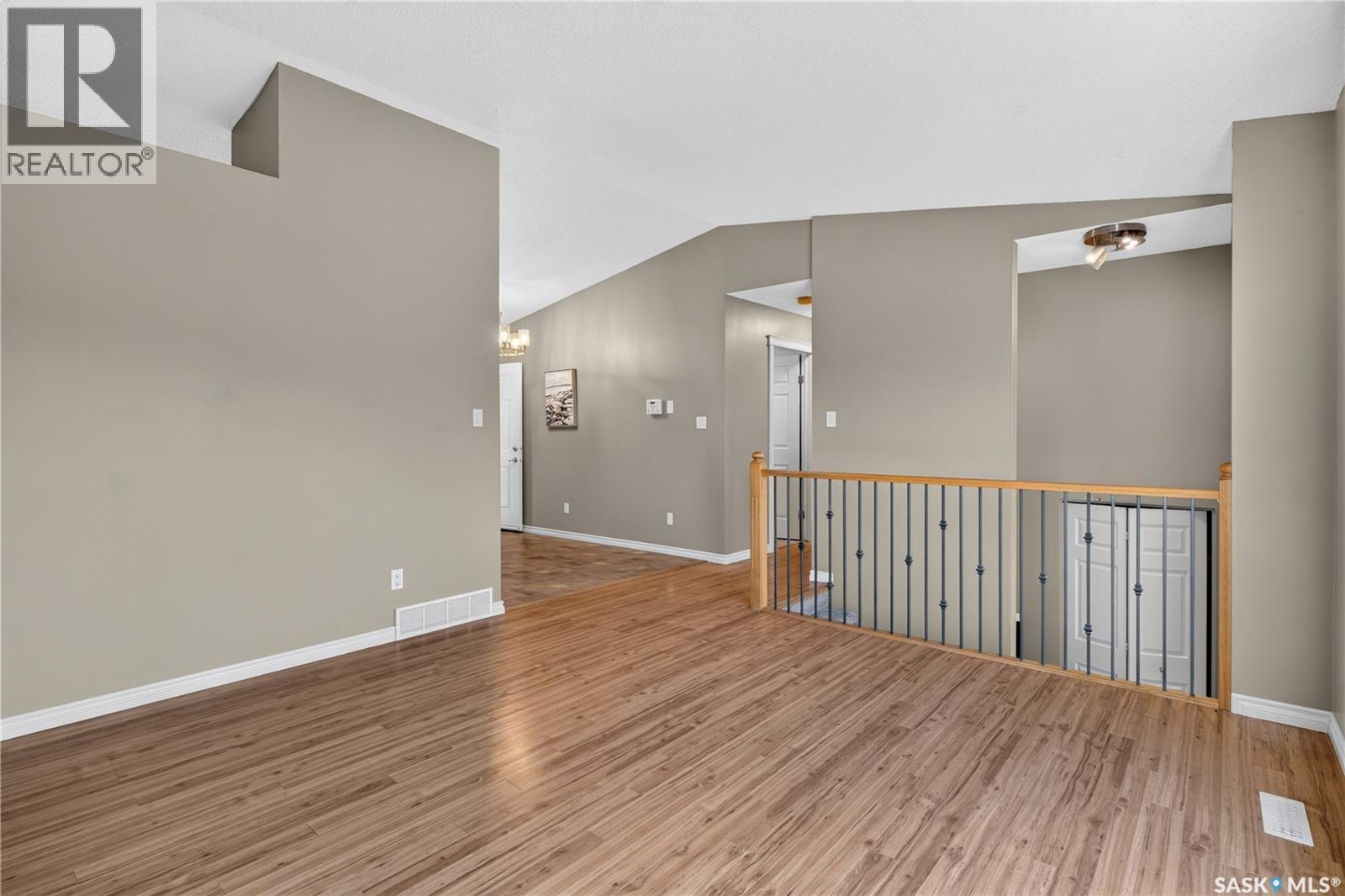 433 4th STREET N - Image 19