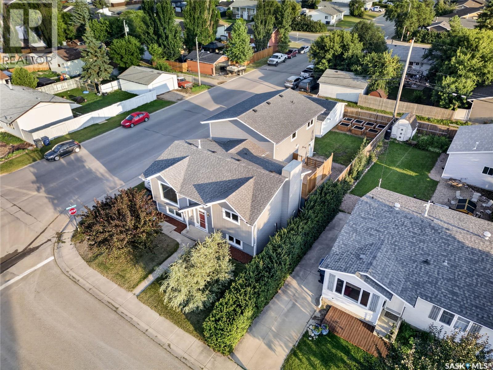 433 4th STREET N - 2