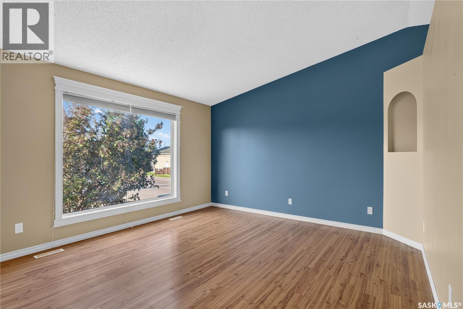 433 4th STREET N - 20