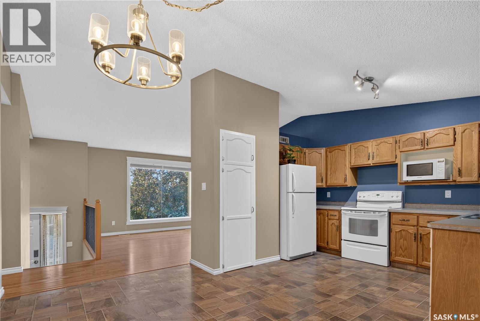 433 4th STREET N - 21
