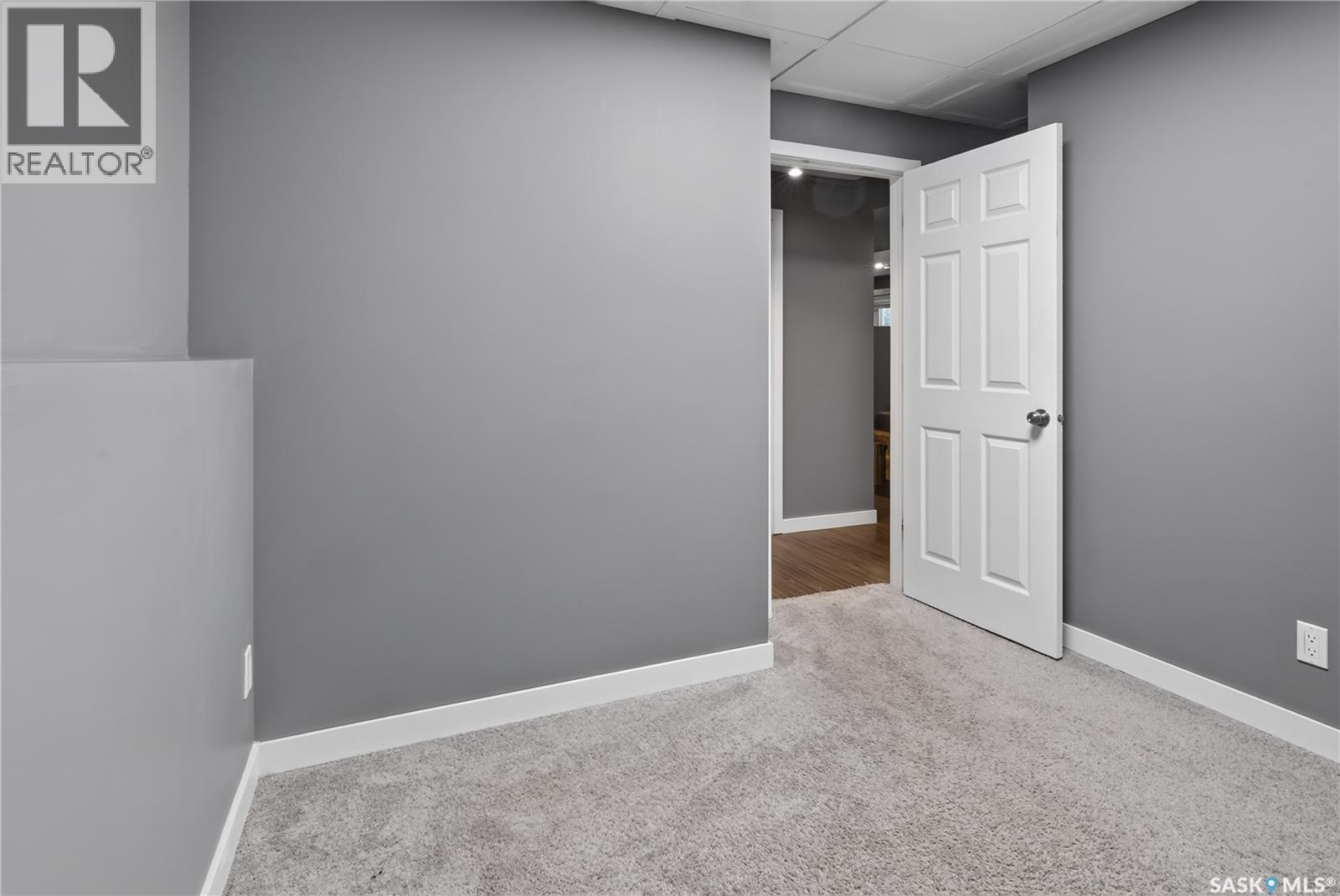 433 4th STREET N - Image 37