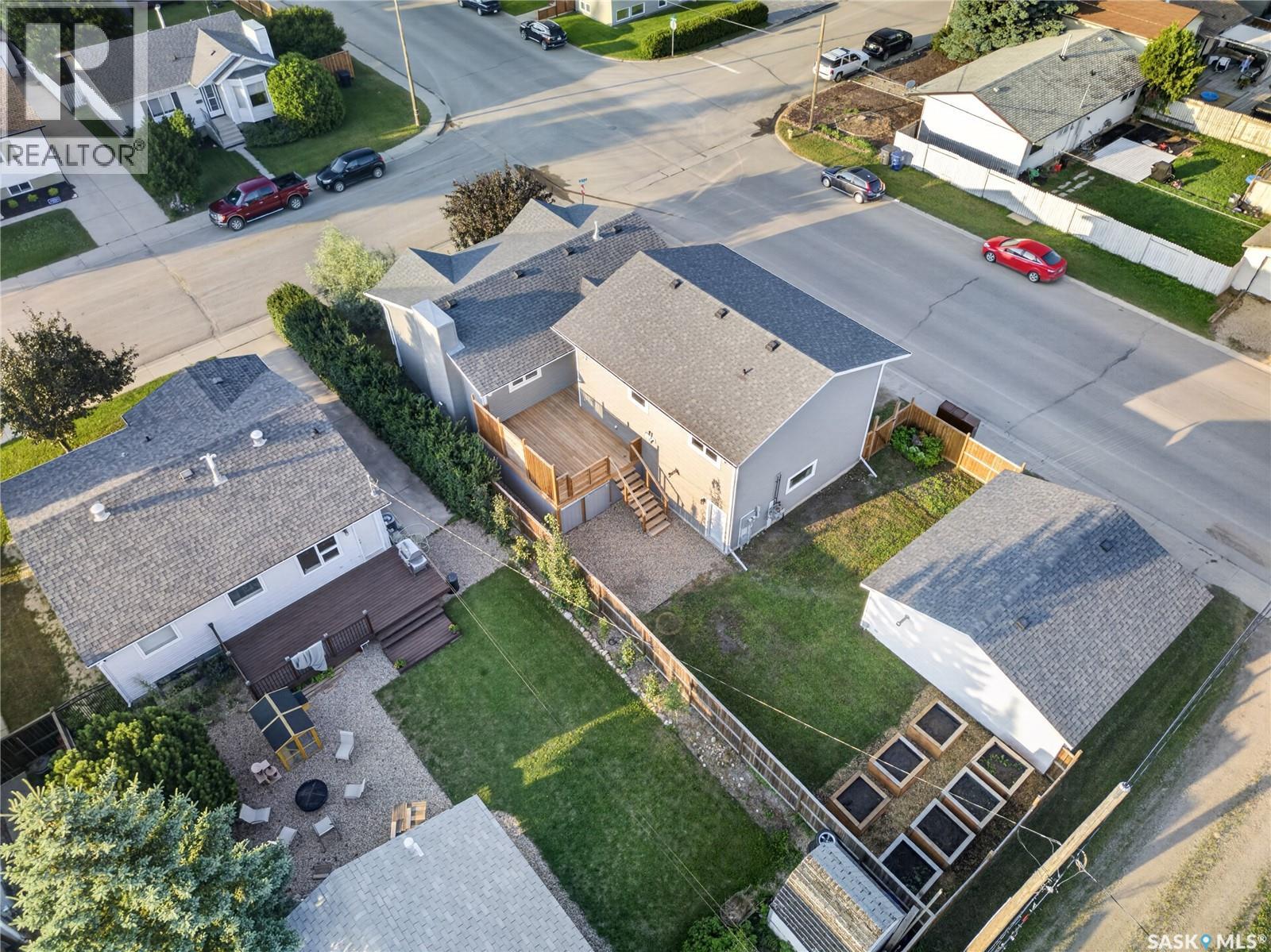 433 4th STREET N - Image 47