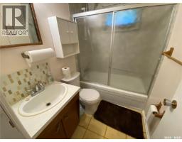 3pc Bathroom - 386 4th Avenue N, Yorkton, SK S3N1B6 Photo 8
