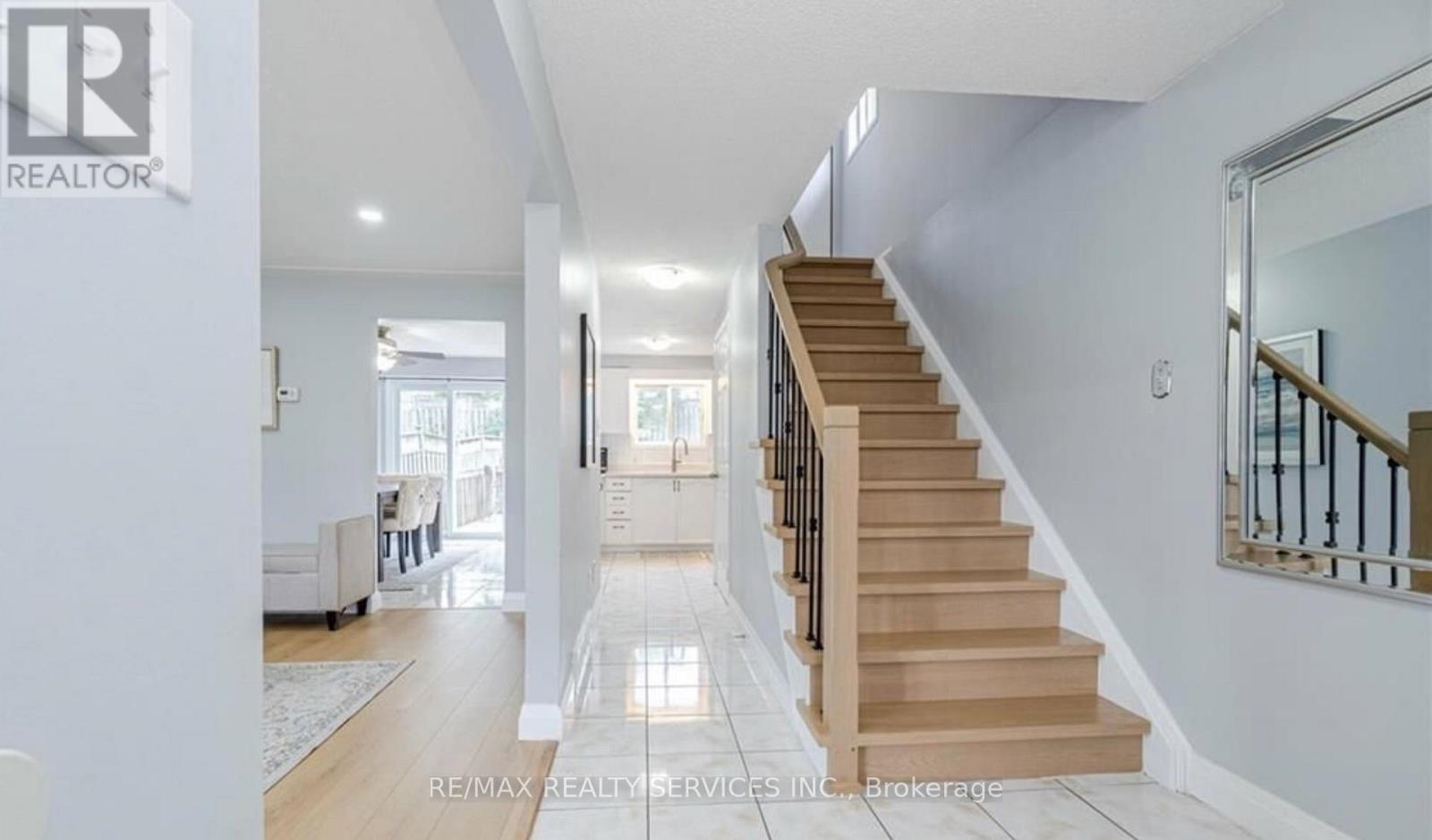 322 BENESFORT CRESCENT — photo 3