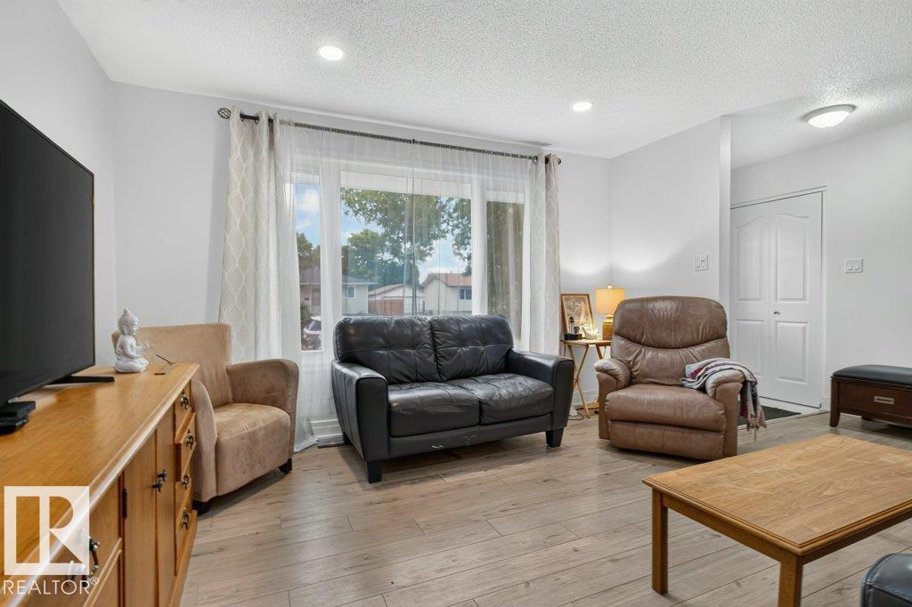17 STARLING DR - Image 5