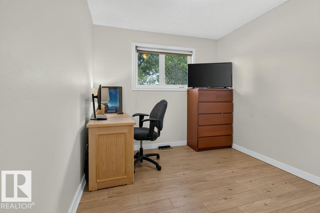 17 STARLING DR - Image 12