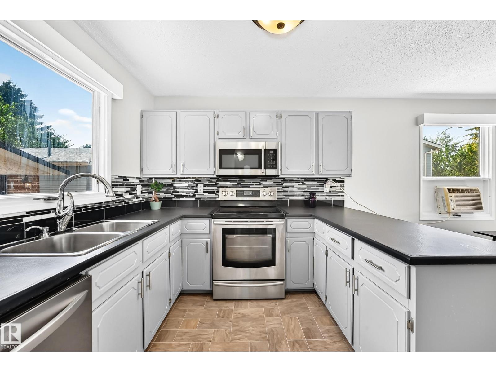 3615 10 AV NW - Image 13