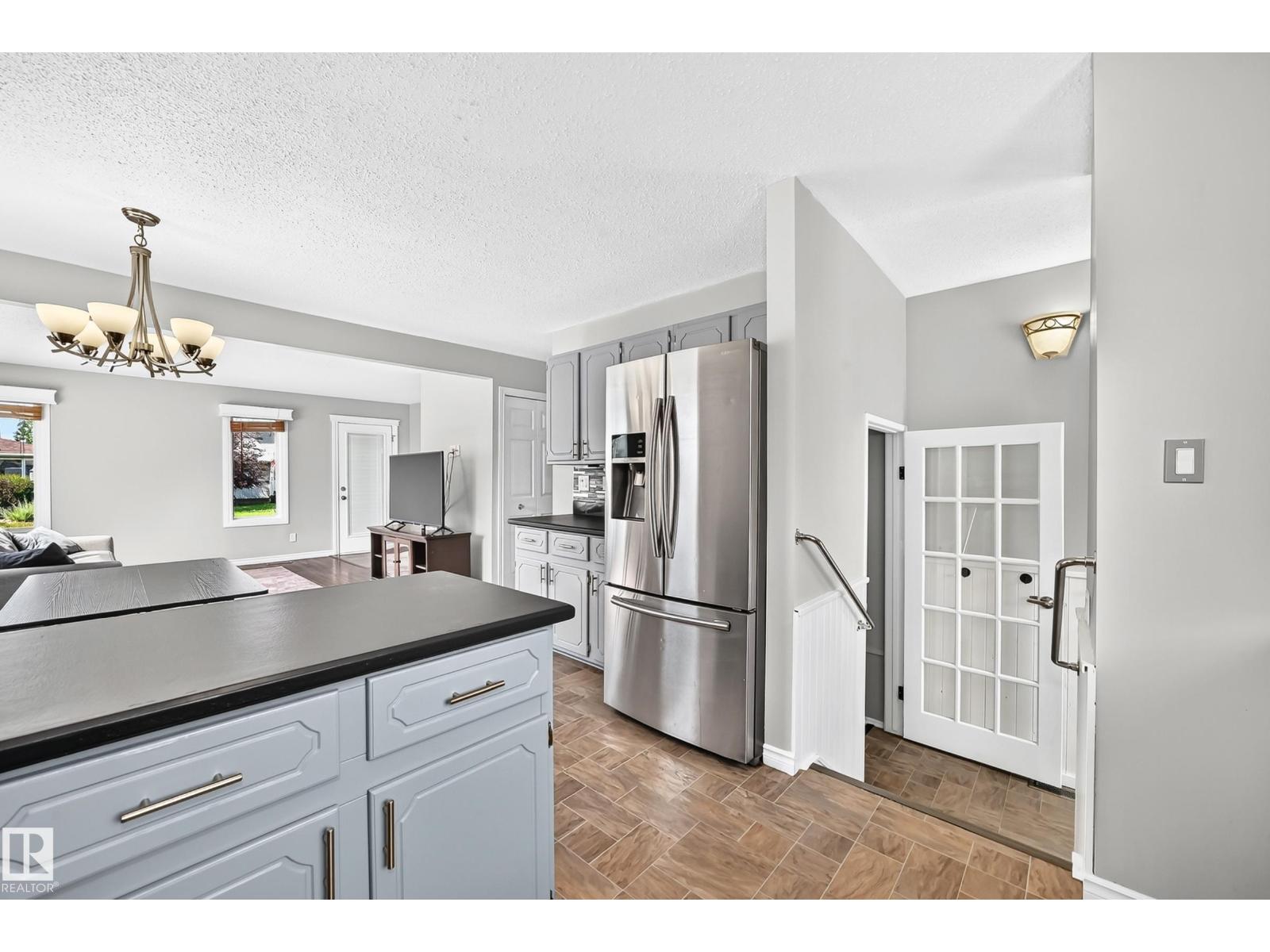 3615 10 AV NW - Image 14