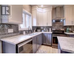 29 Hartland Avenue thumbnail 10