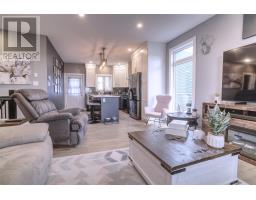 29 Hartland Avenue thumbnail 8