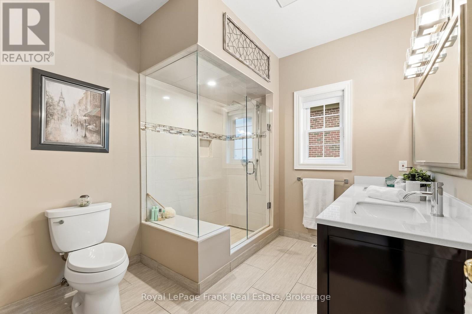470 POPLAR AVENUE - Image 24