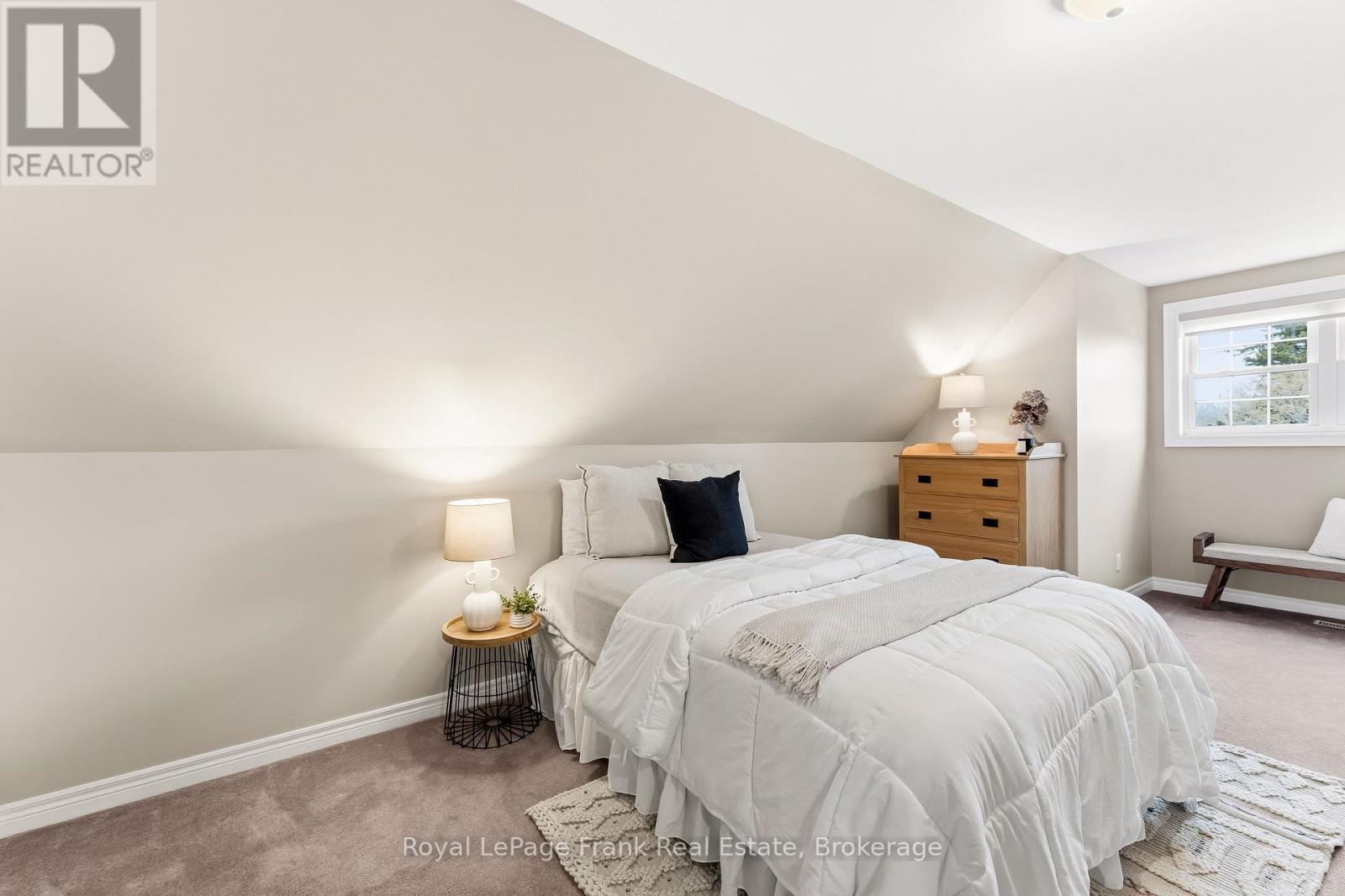 470 POPLAR AVENUE - Image 25
