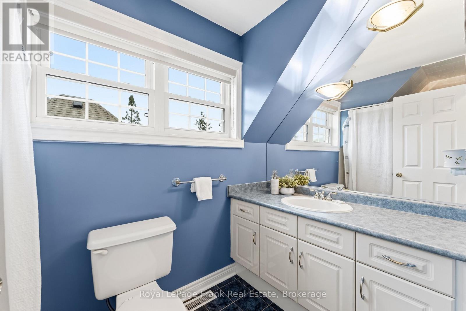 470 POPLAR AVENUE - Image 29