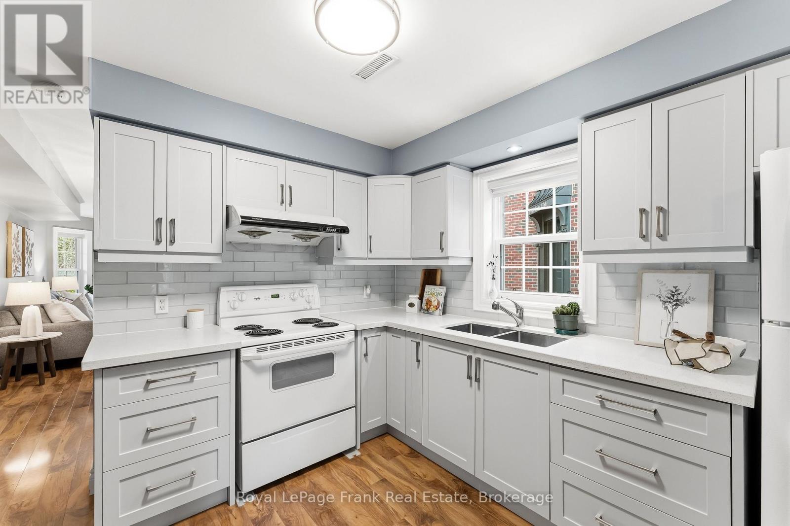 470 POPLAR AVENUE - Image 30