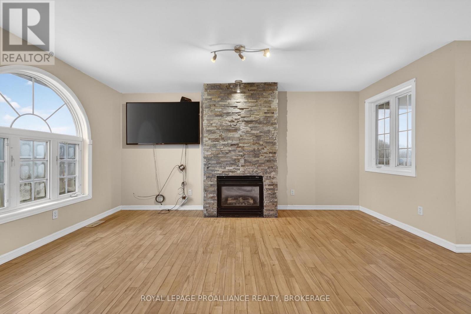 3081 BARNABY COURT - 4