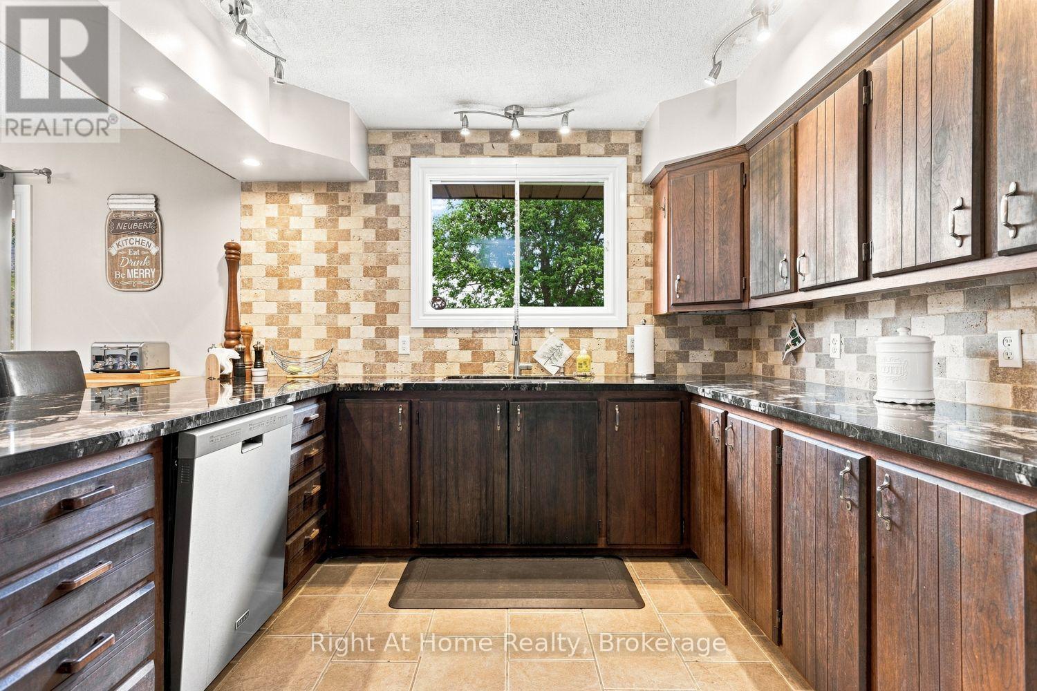 34 BIRCH POINT ROAD - Image 17