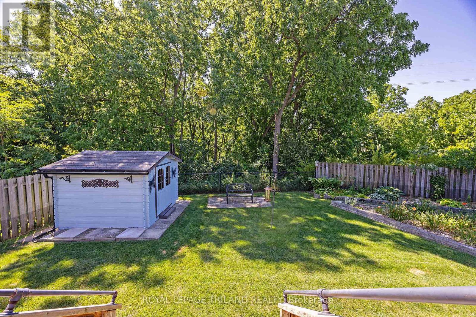 17 JACKLIN COURT - 33