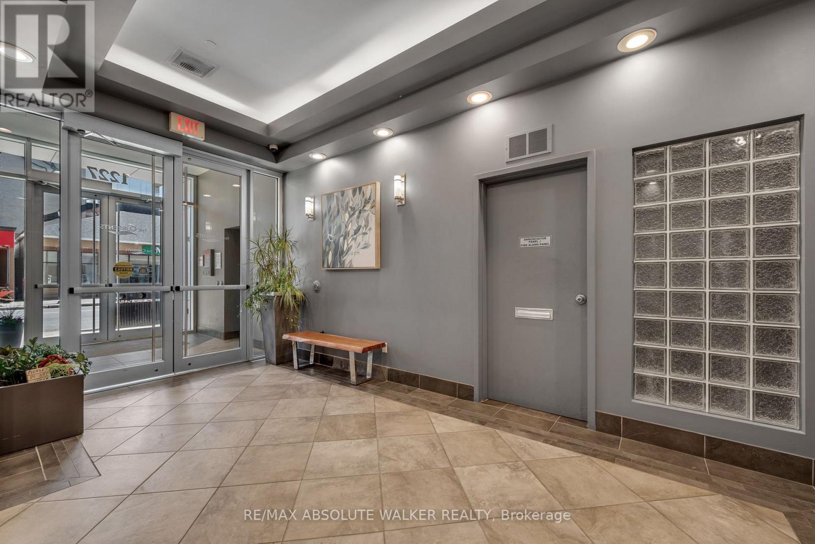 #903 1227 WELLINGTON STREET W - 10