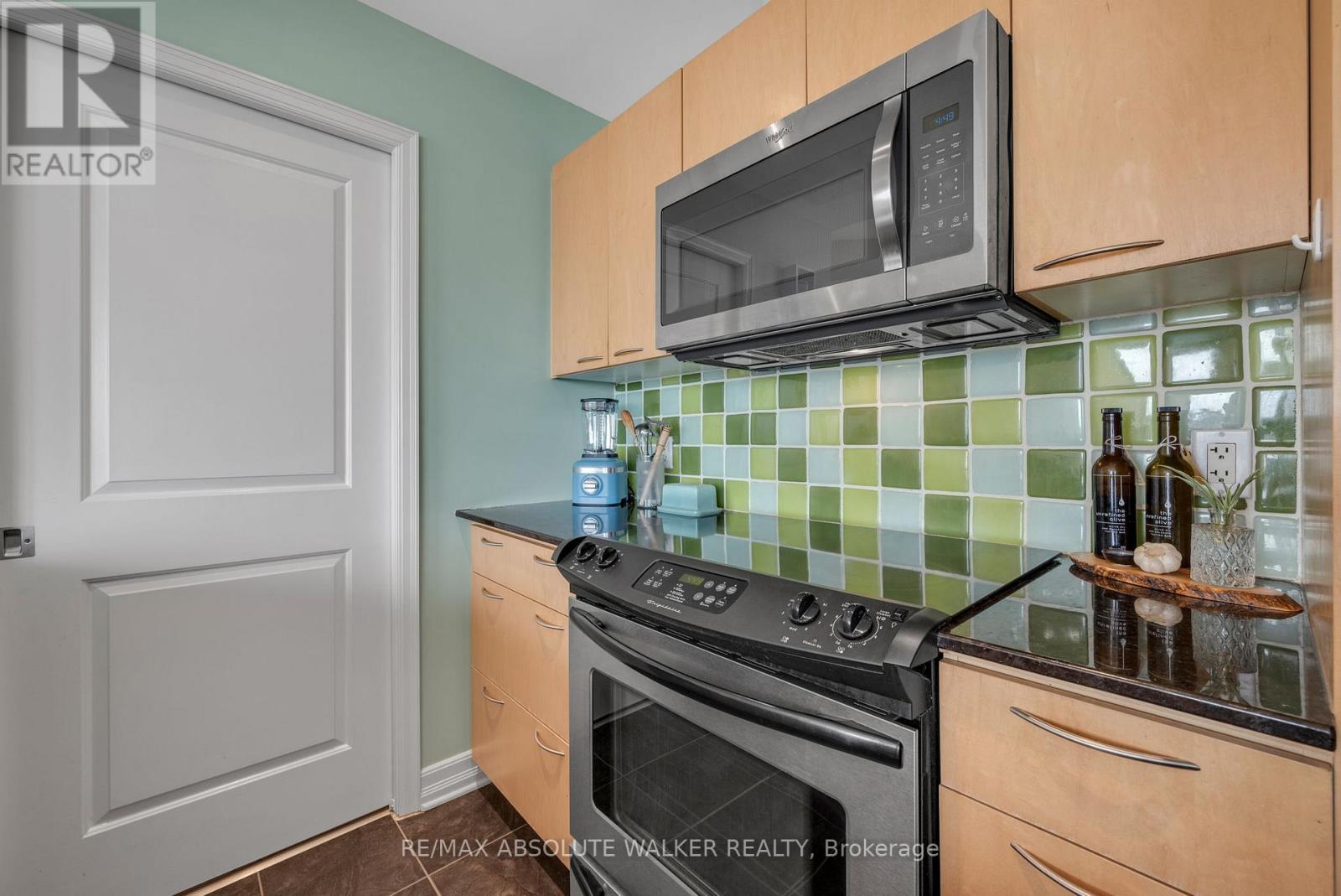 #903 1227 WELLINGTON STREET W - 22