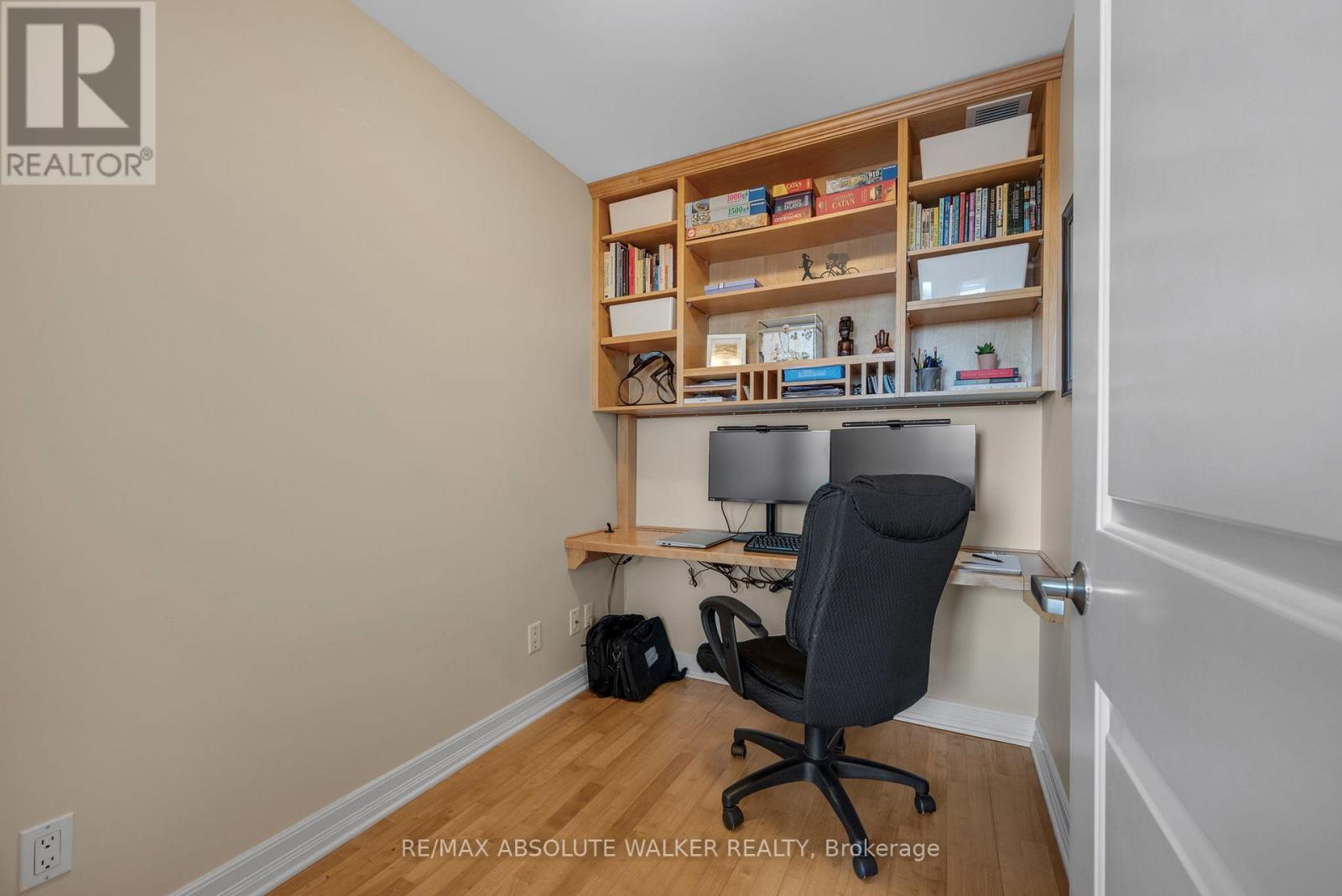 #903 1227 WELLINGTON STREET W - 26