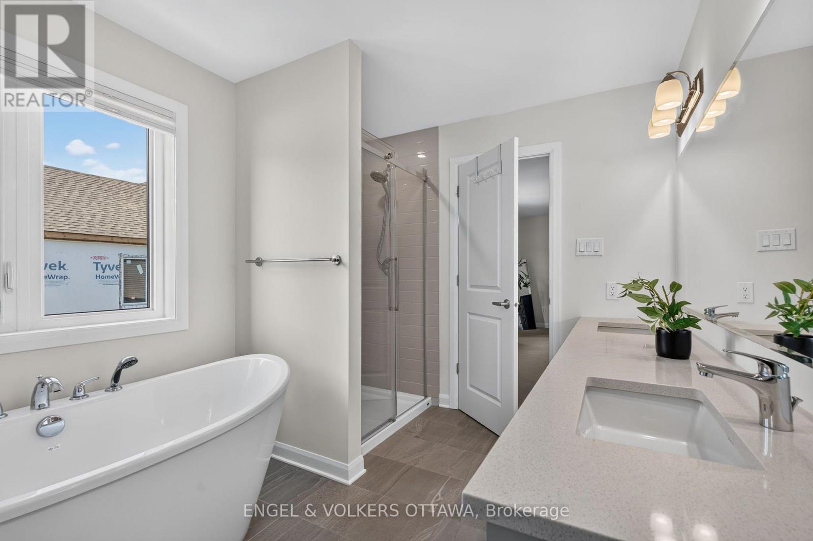 5 Bed, 4 Bath House for Sale in Ottawa – 201 ELSIE MACGILL WALK, Ottawa – MLS# X13633422 - Image 33