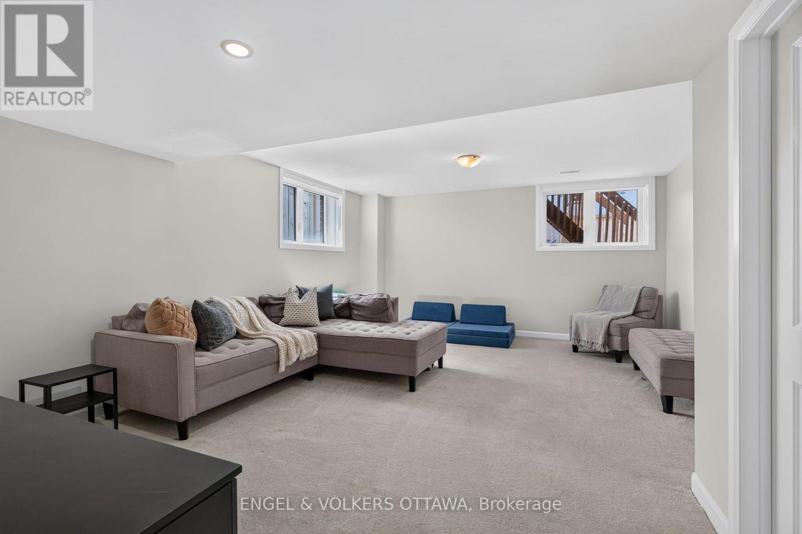 5 Bed, 4 Bath House for Sale in Ottawa – 201 ELSIE MACGILL WALK, Ottawa – MLS# X13633422 - Image 44