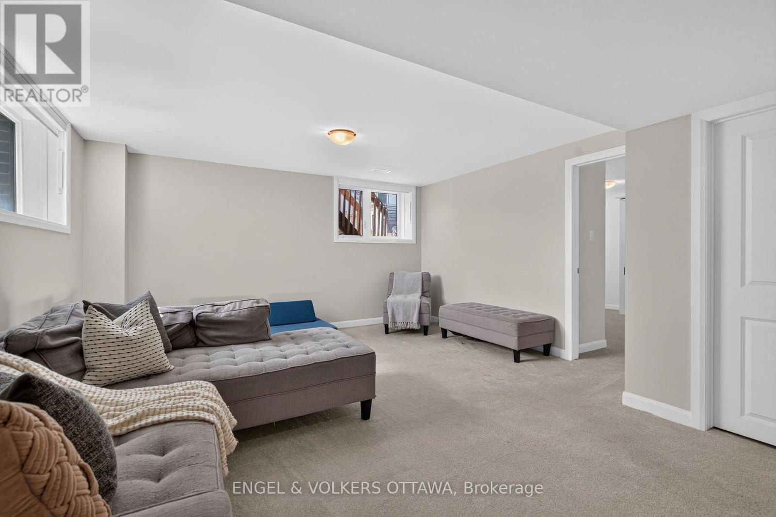 5 Bed, 4 Bath House for Sale in Ottawa – 201 ELSIE MACGILL WALK, Ottawa – MLS# X13633422 - Image 45