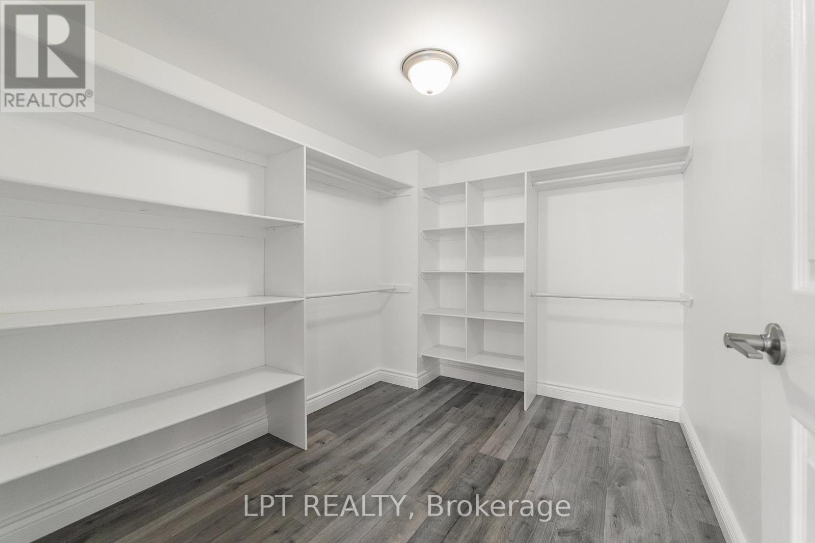 67 BRISTLING CRESCENT - 37