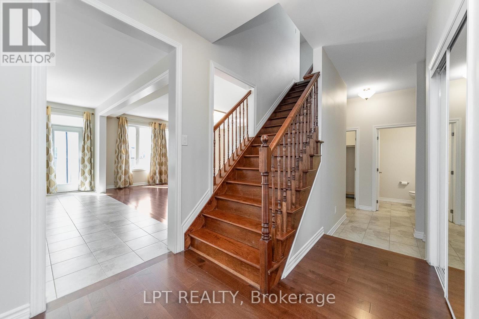67 BRISTLING CRESCENT - 7