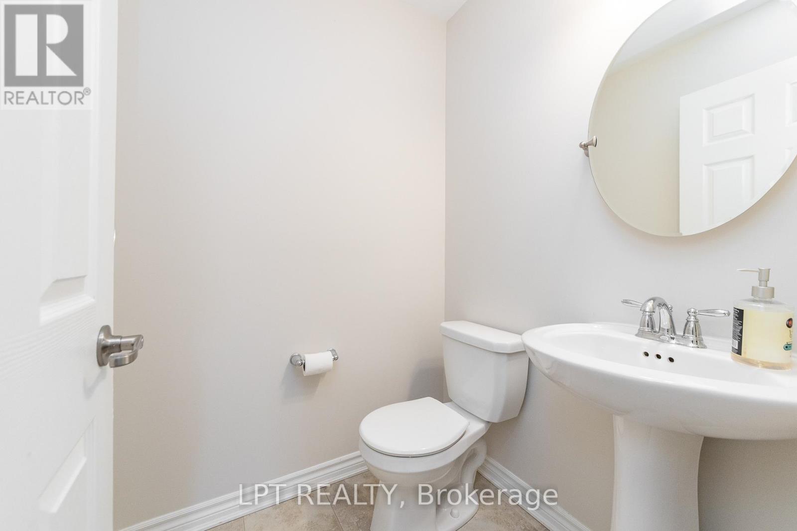 67 BRISTLING CRESCENT - 8
