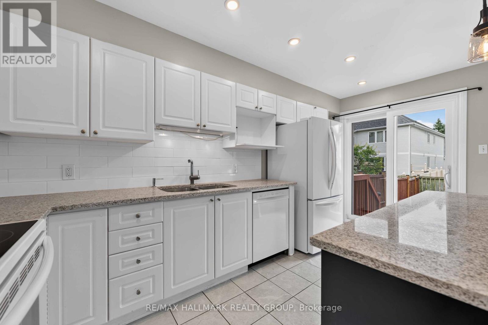 2 Bed, 3 Bath House for Sale in Ottawa – 16 CENTRAL PARK DRIVE, Ottawa – MLS# X13633450 - Image 12