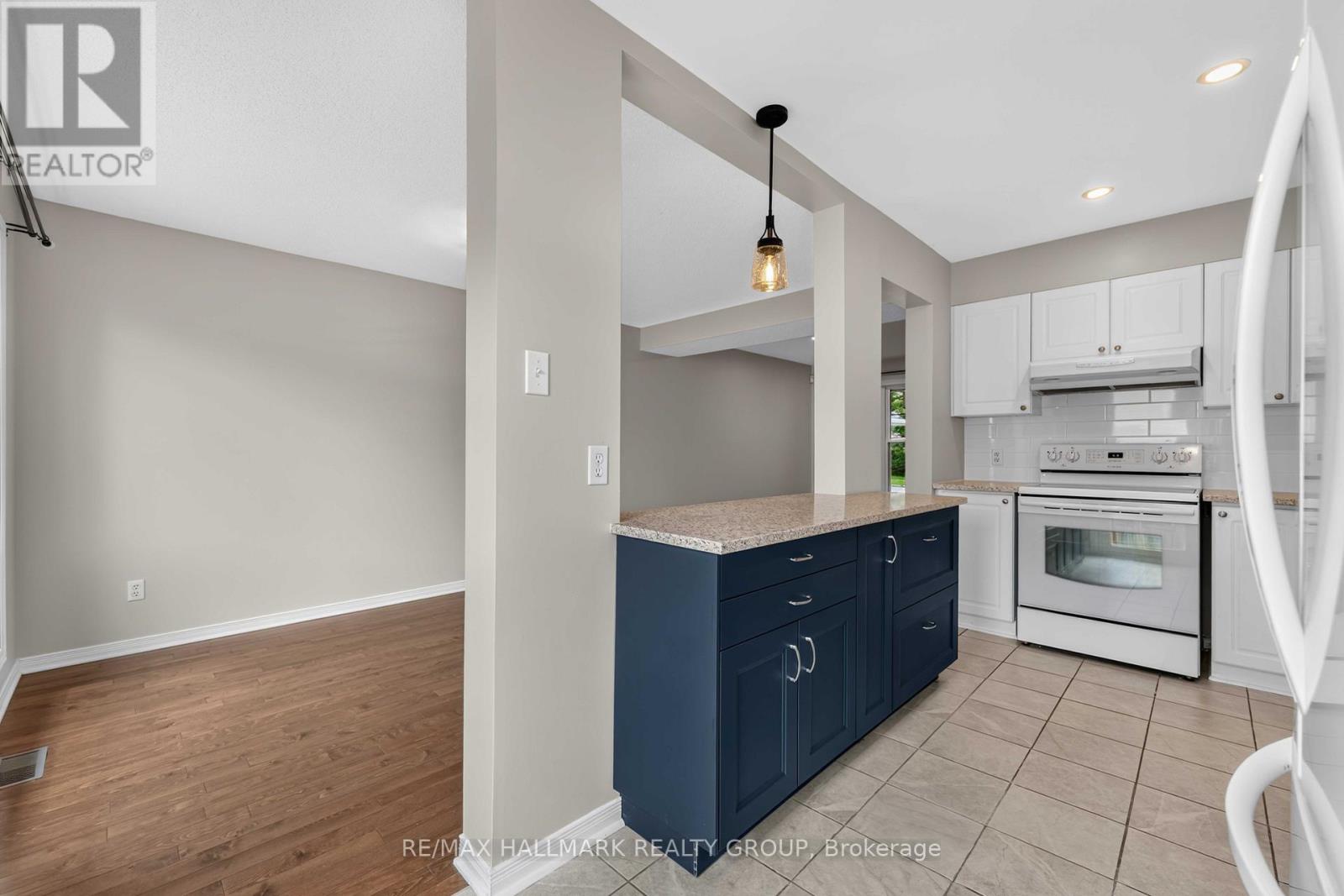 2 Bed, 3 Bath House for Sale in Ottawa – 16 CENTRAL PARK DRIVE, Ottawa – MLS# X13633450 - Image 14