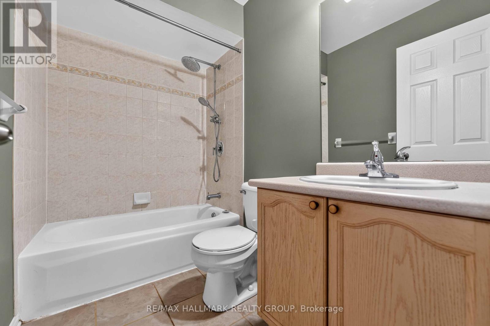 2 Bed, 3 Bath House for Sale in Ottawa – 16 CENTRAL PARK DRIVE, Ottawa – MLS# X13633450 - Image 26