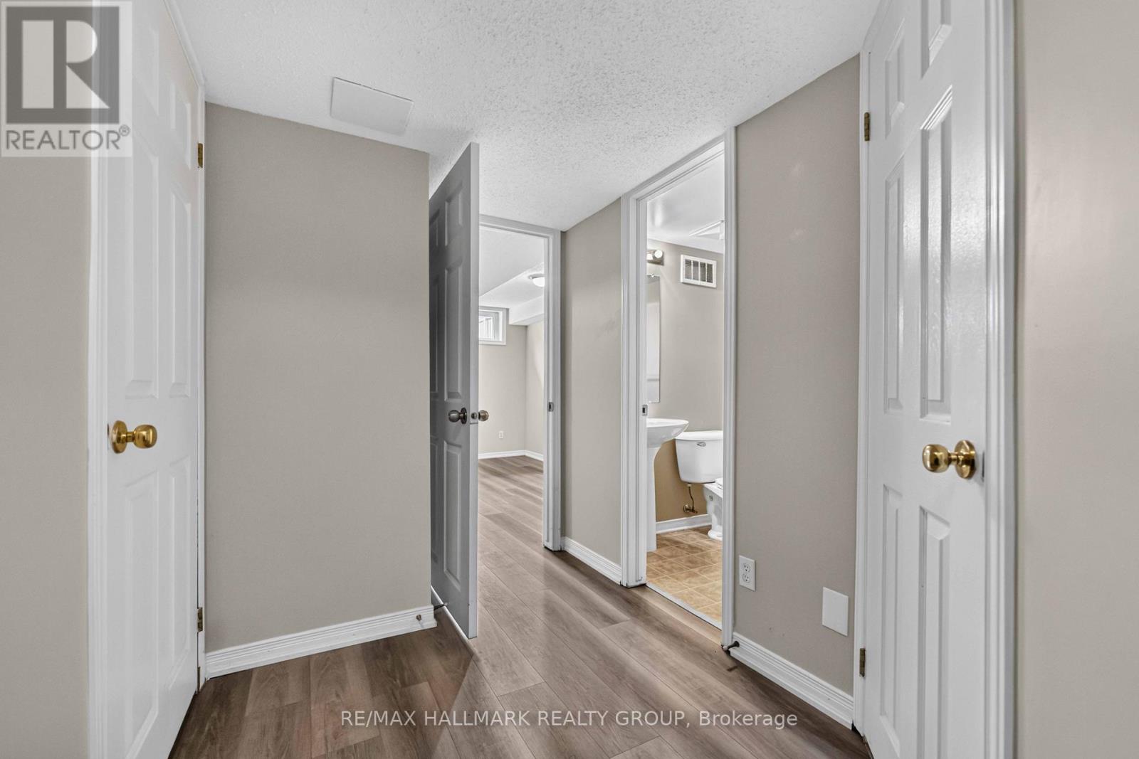 2 Bed, 3 Bath House for Sale in Ottawa – 16 CENTRAL PARK DRIVE, Ottawa – MLS# X13633450 - Image 27